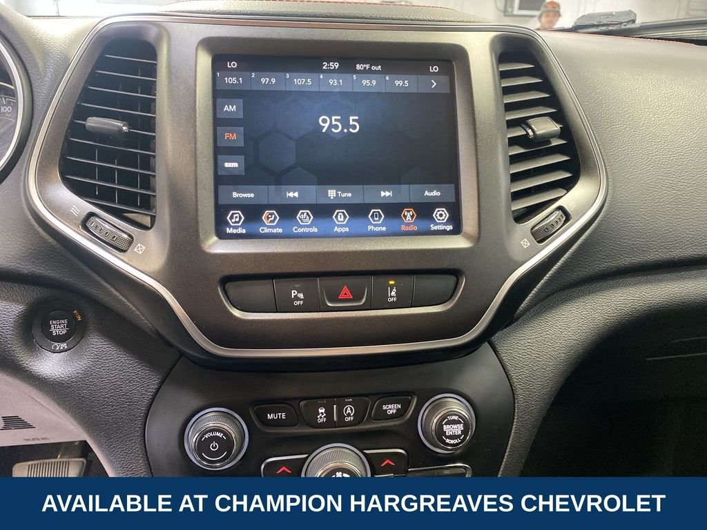 Used 2021 Diamond Black Jeep Trailhawk image 17