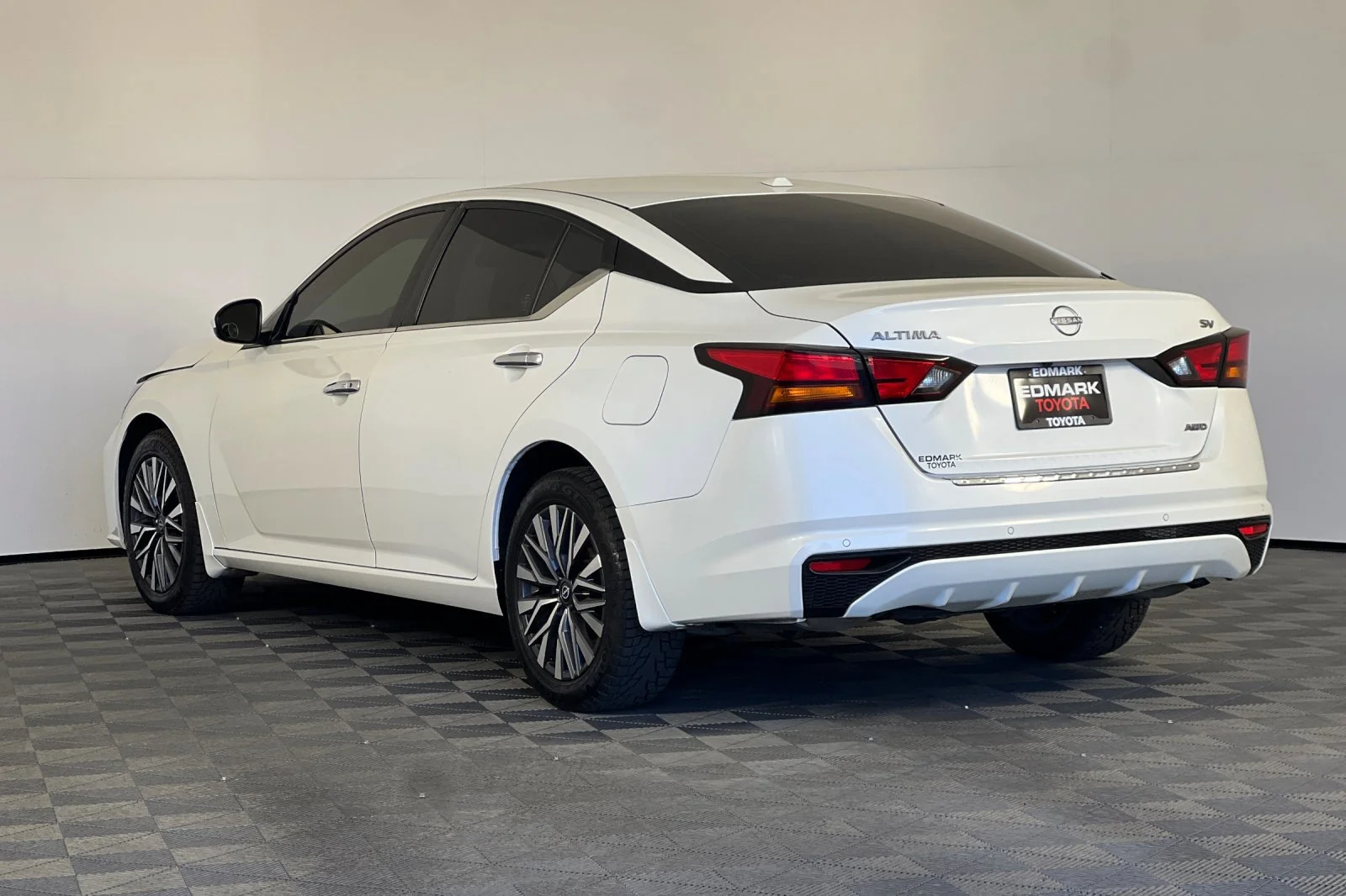 Used 2023 Pearl White Tricoat Nissan 2.5 SV image 5