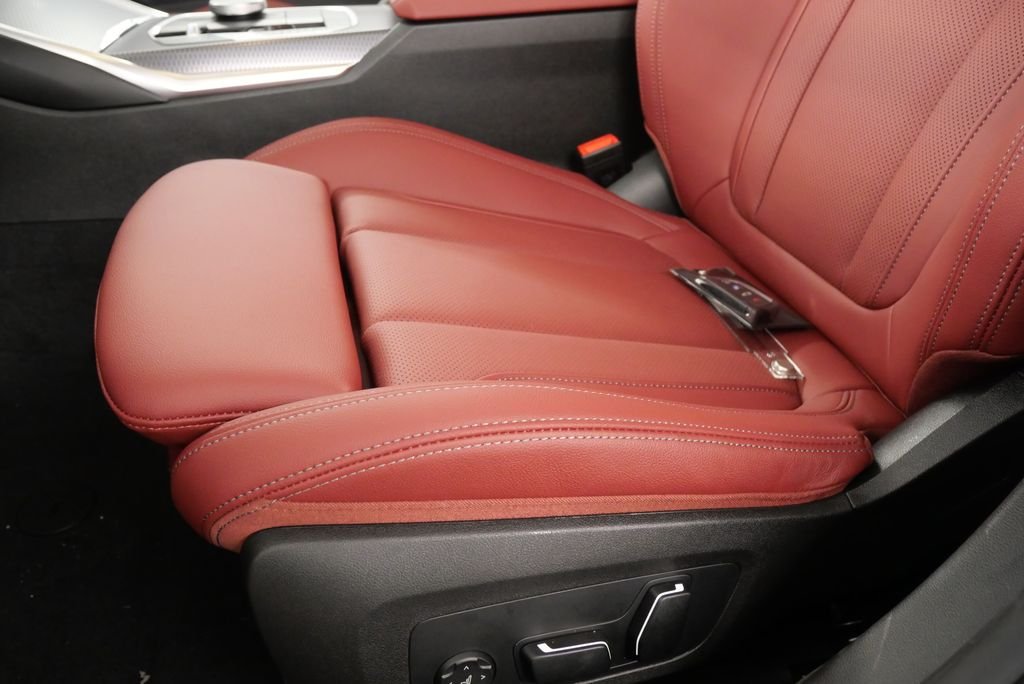 2025 BMW 3 Series 330i - Photo 11