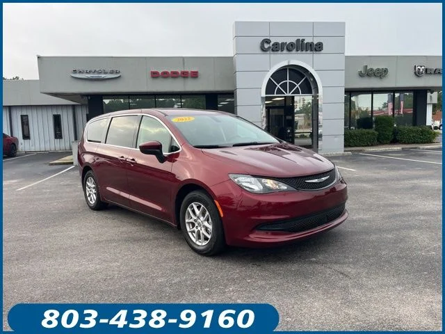 2022 Chrysler Voyager LX's photo