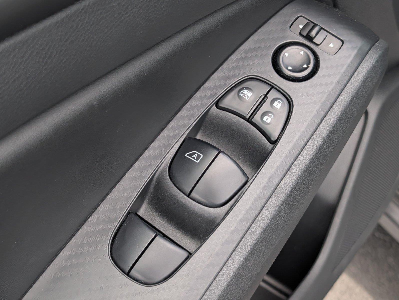 2025 Nissan Altima SV - Photo 15