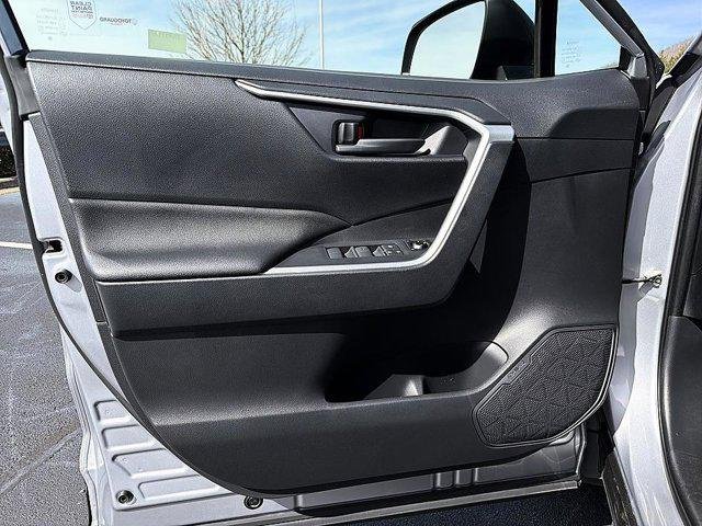 Certified Used 2025 SILVER SKY METALLIC Toyota  image 9