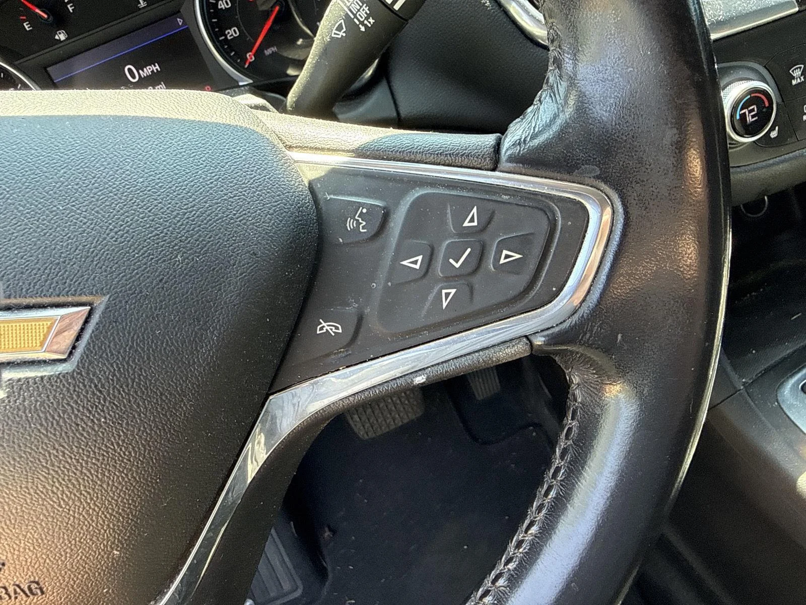 Used 2019 Iridescent Pearl Tricoat Chevrolet LT image 12