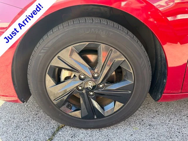 Used 2022 Red Hyundai Blue image 10
