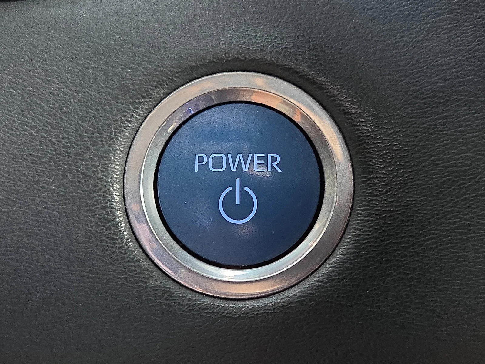 Used 2024  Toyota Platinum Hybrid image 20