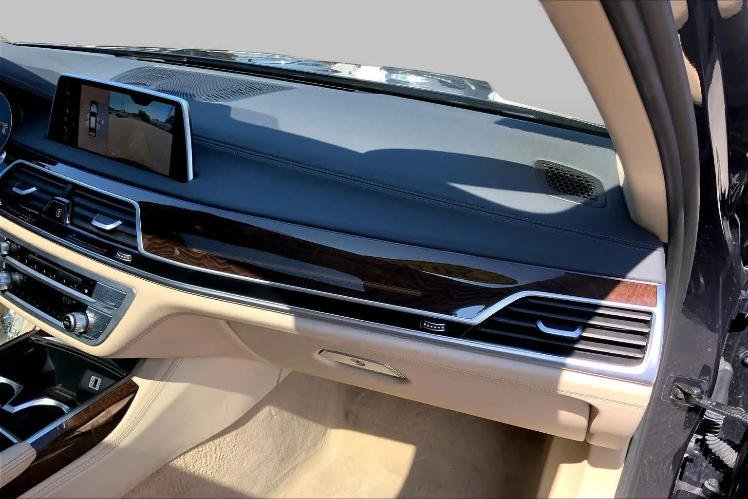 Used 2016 Imperial Blue Metallic BMW 750i xDrive image 19