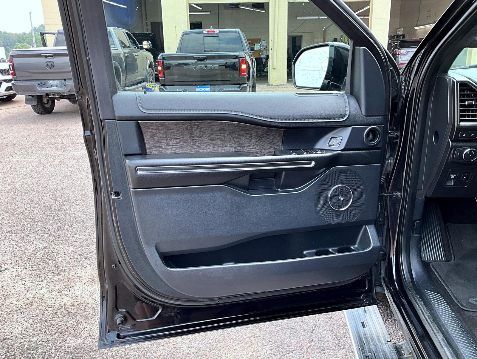 Used 2019 Black Ford Limited image 10