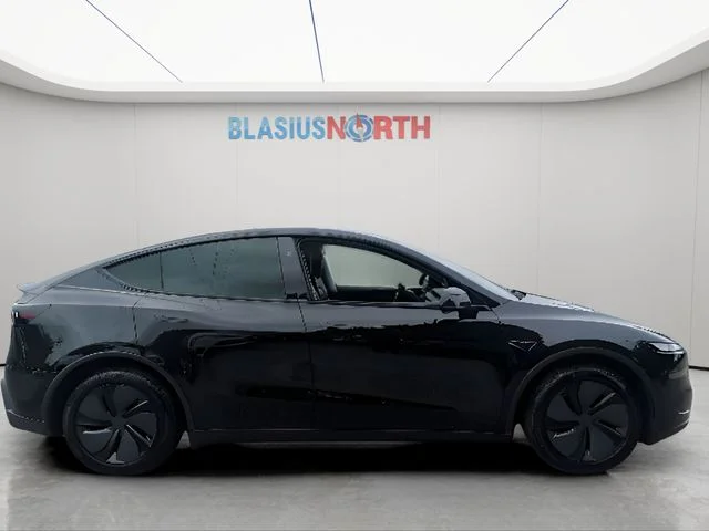 Used 2026  Tesla LONG RANGE image 4