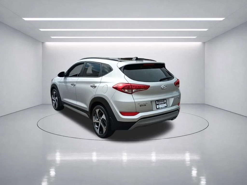 Used 2018 Molten Silver Hyundai Limited image 5