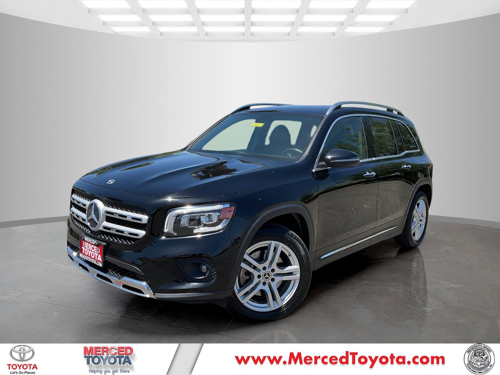 Used 2023 Black Mercedes-Benz GLB 250 image 1