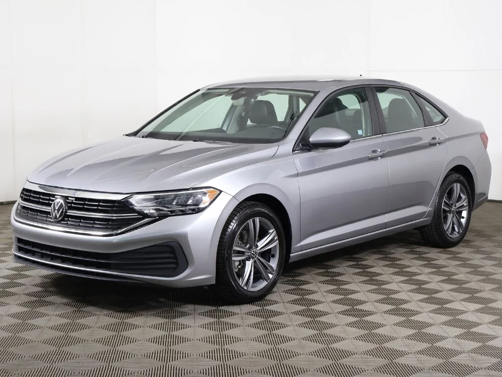 Used 2024 Pyrite Silver Metallic Volkswagen 1.5T SE image 7