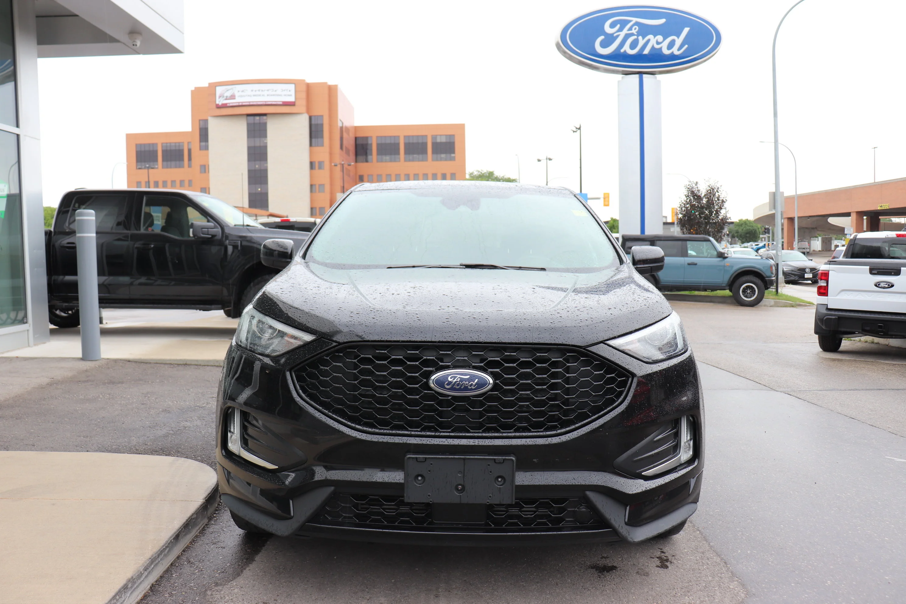 Used 2023 Black Ford SEL image 2