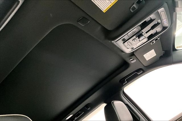 Used 2023 Black Chevrolet Premier image 20