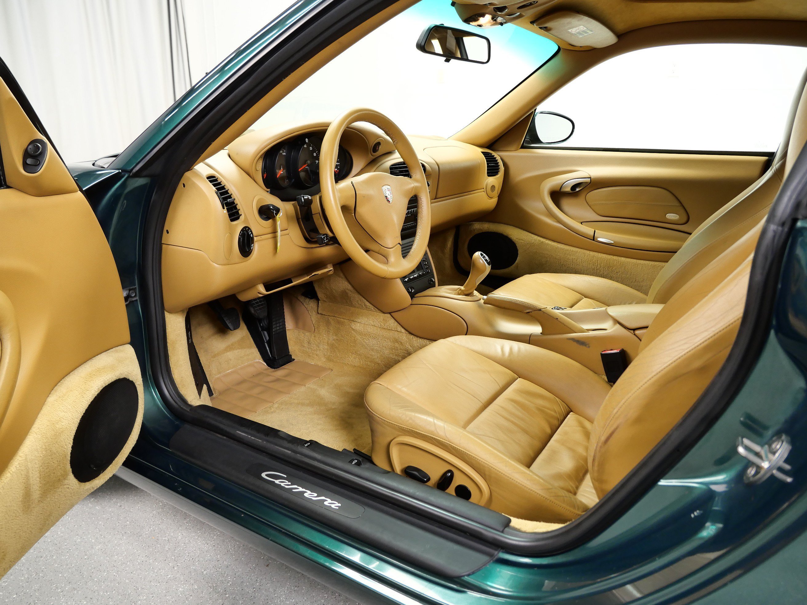 Used 2001 Forest Green Metallic Porsche  image 12