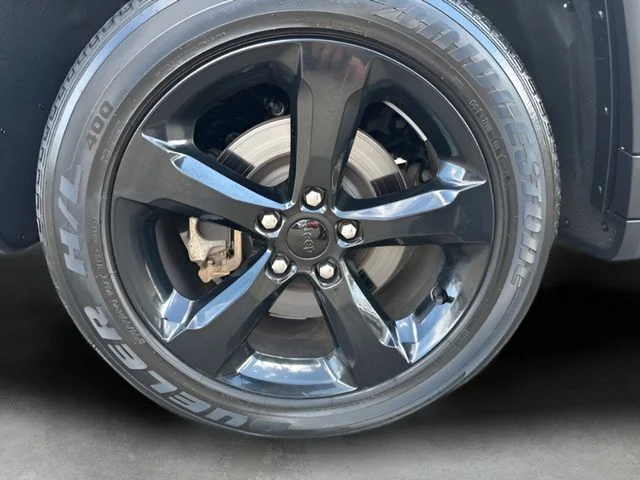 Used 2023 White Jeep Altitude image 43
