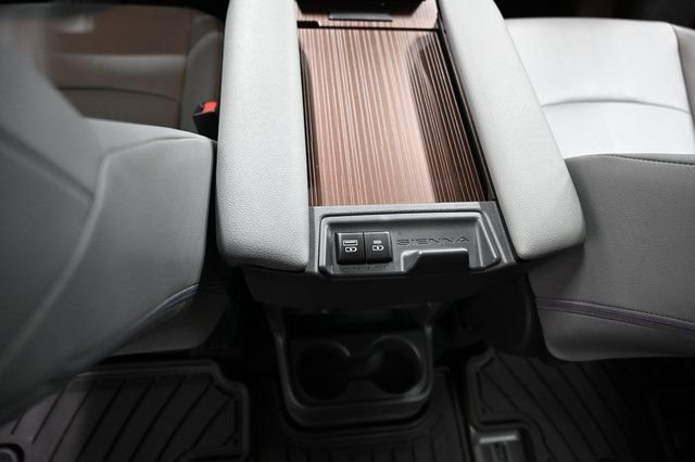 2023 Toyota Sienna XLE - Photo 30