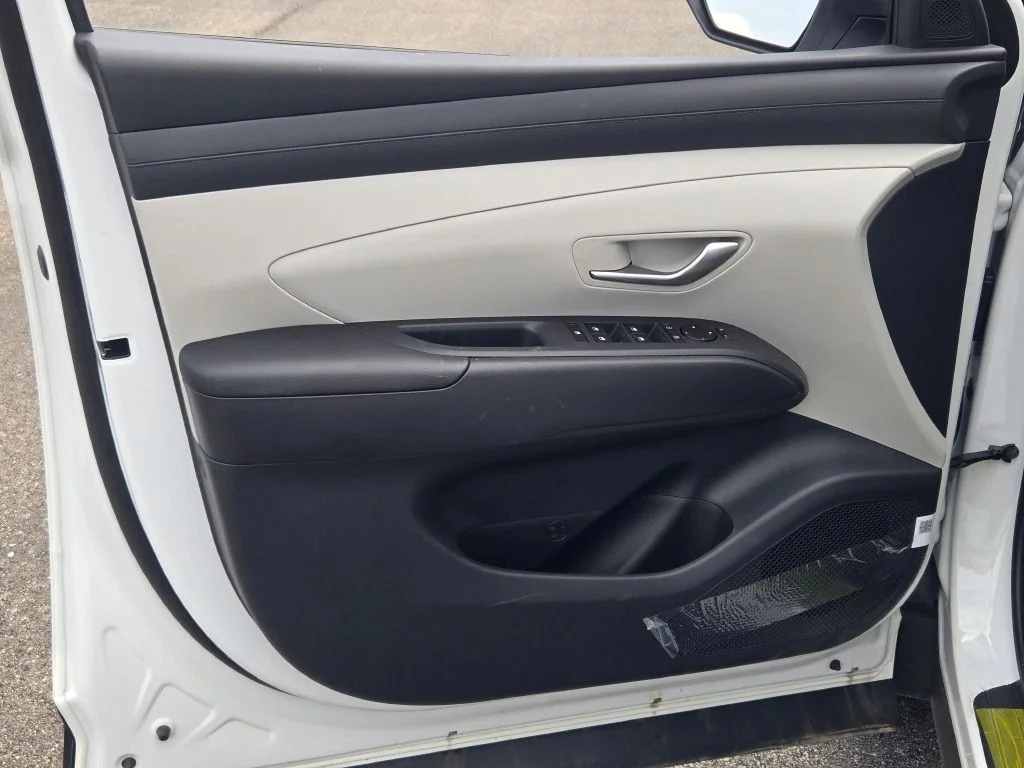 Used 2026 White Pearl Hyundai Blue SE image 16