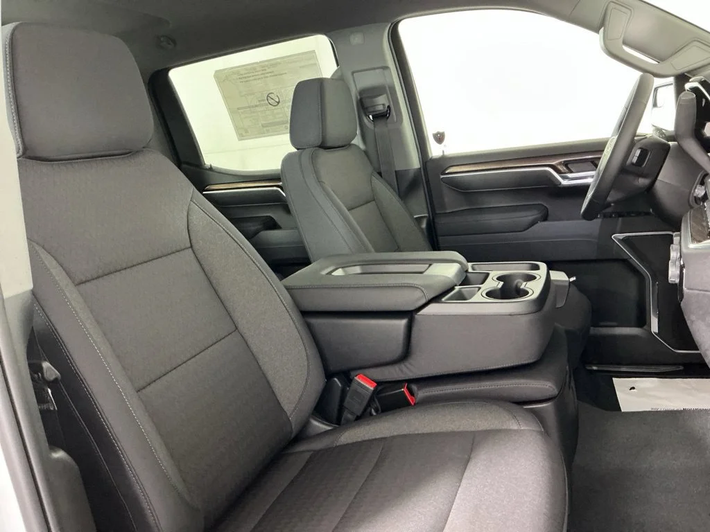 New 2026 Summit White Chevrolet LT (2FL) image 10