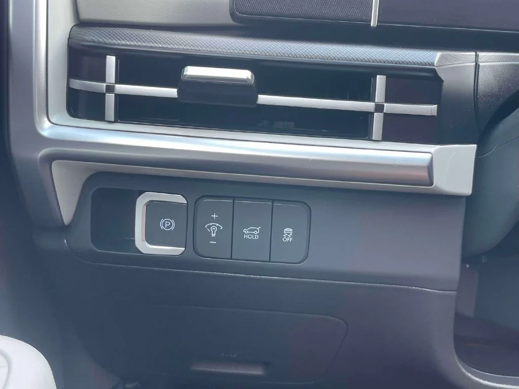 Certified Used 2024 Black Hyundai SE image 20
