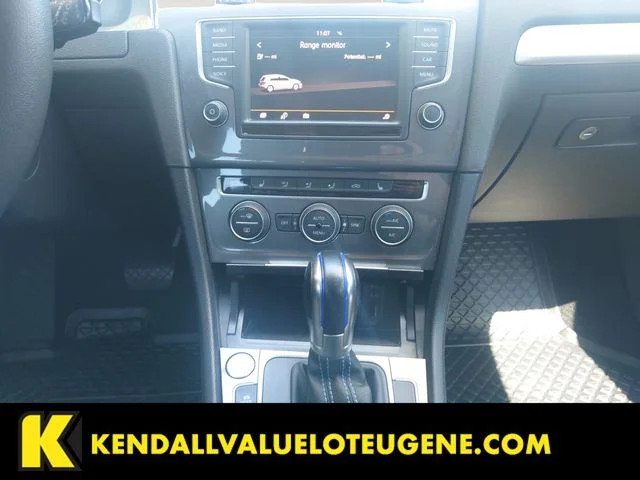 Used 2016 Blue Volkswagen SE image 11