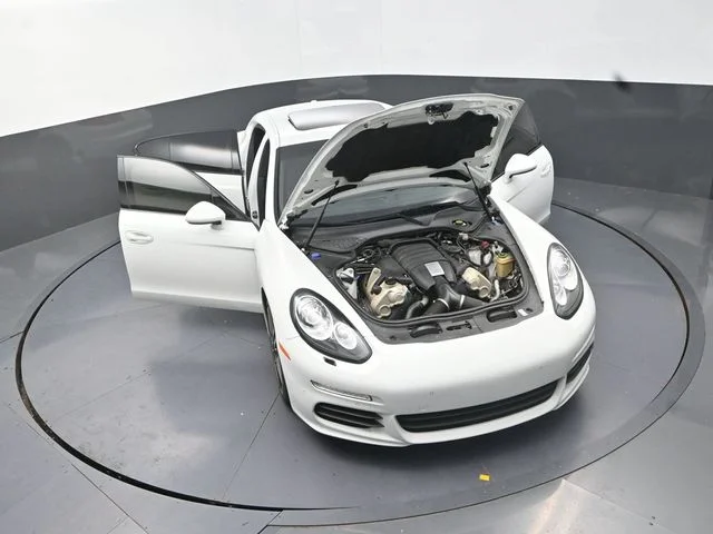 Used 2016  Porsche 4 image 40
