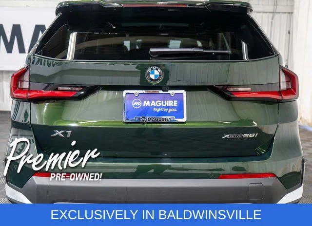 Used 2023 Green BMW xDrive28i image 6
