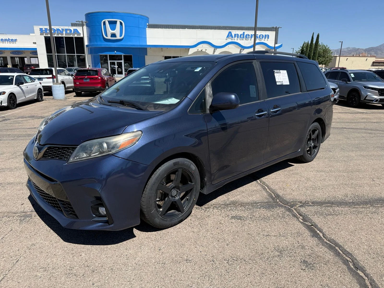 2018 Toyota Sienna SE Premium V6 8-Passenger's photo