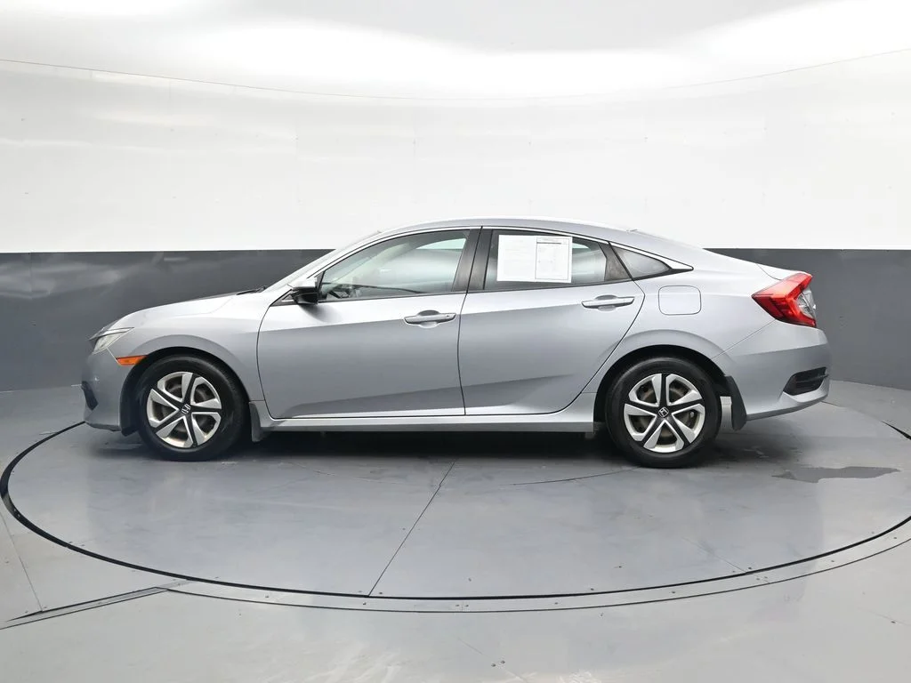 Used 2018  Honda LX image 10