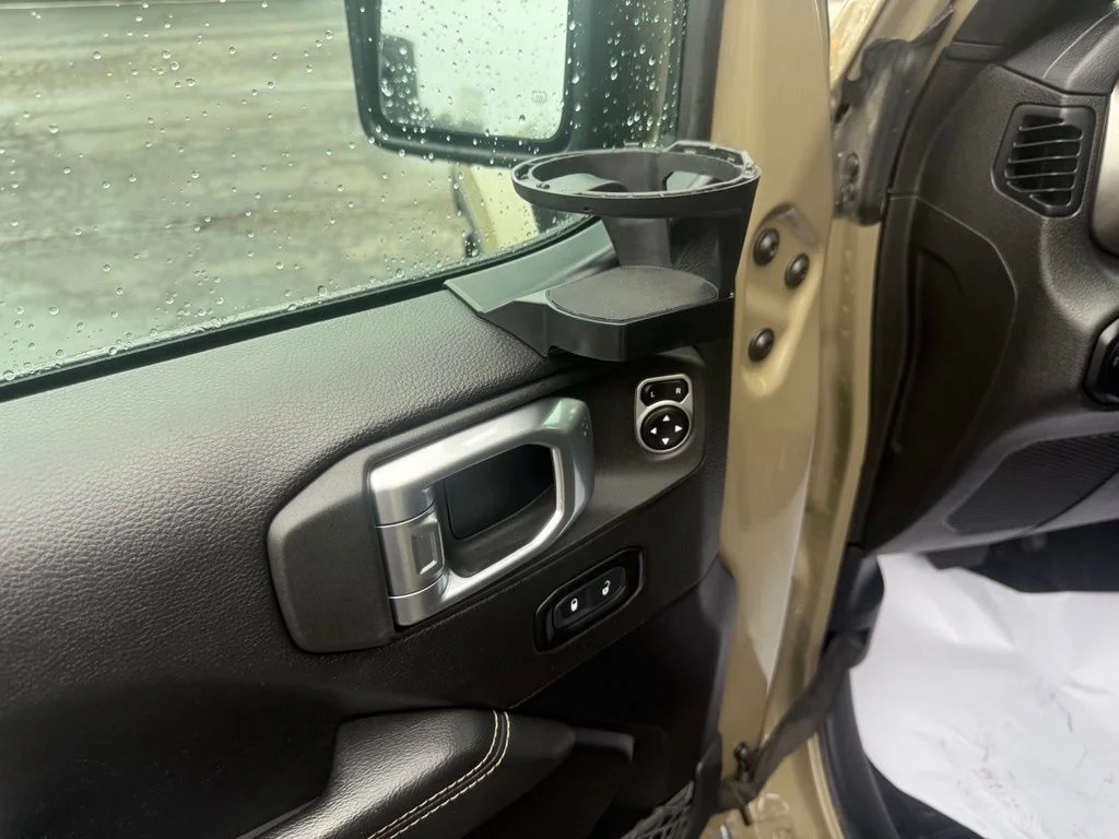 Used 2020 Green Jeep Overland image 15
