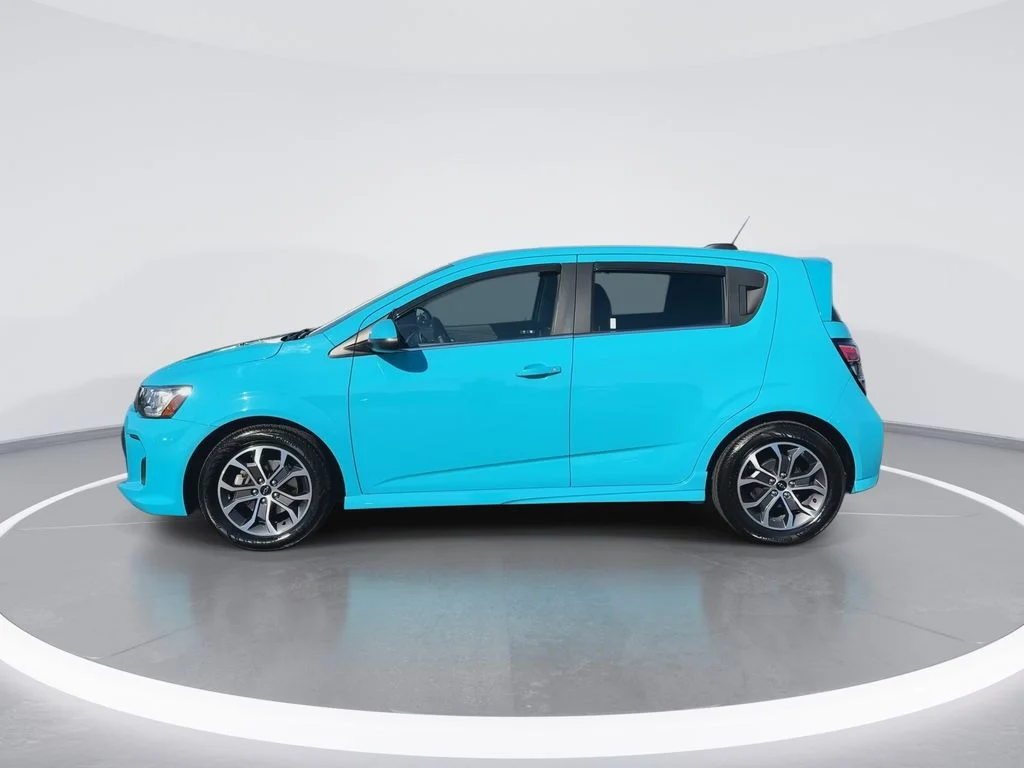 Used 2020 Blue Chevrolet LT image 5