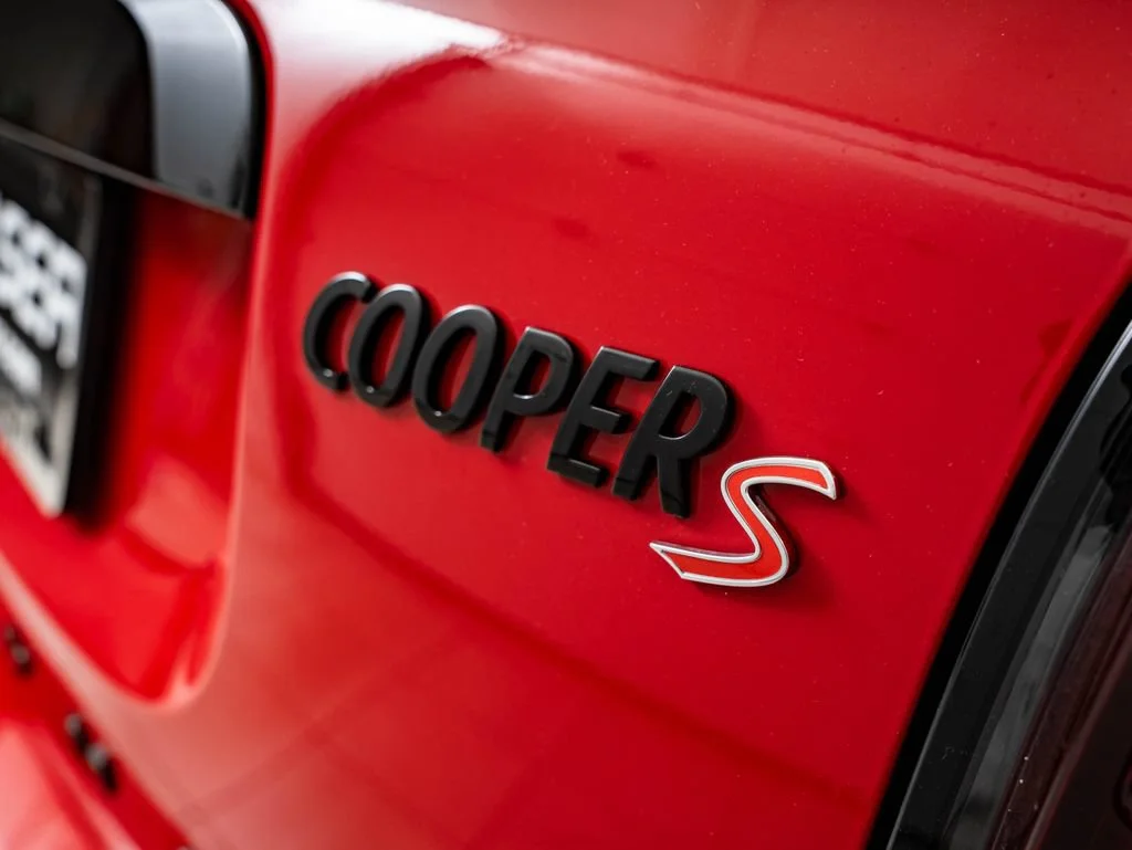 Used 2024 Chili Red MINI Signature image 16