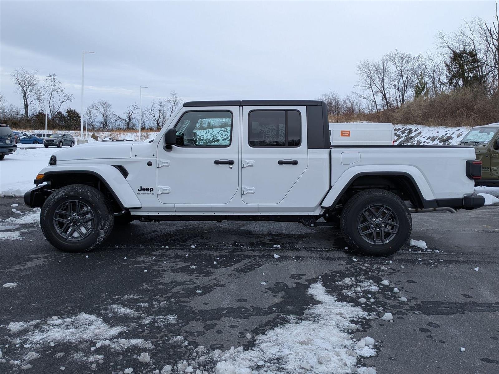 New 2025 Bright White Clear-Coat Exterior Paint Jeep Sport S image 8