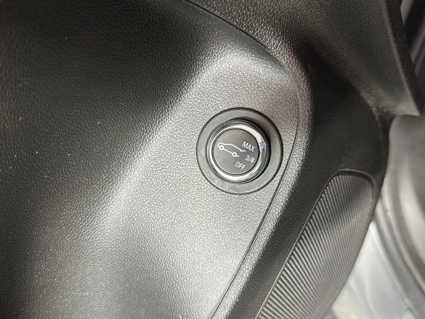 Used 2024 Moonstone Gray Metallic Buick Avenir image 9