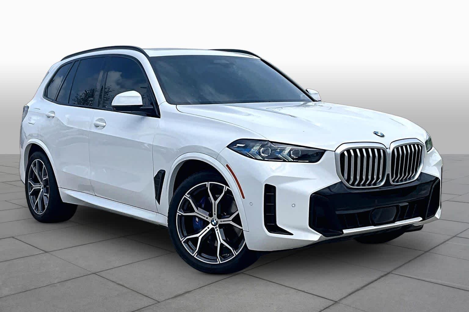 Used 2025 Alpine White BMW xDrive40i image 2