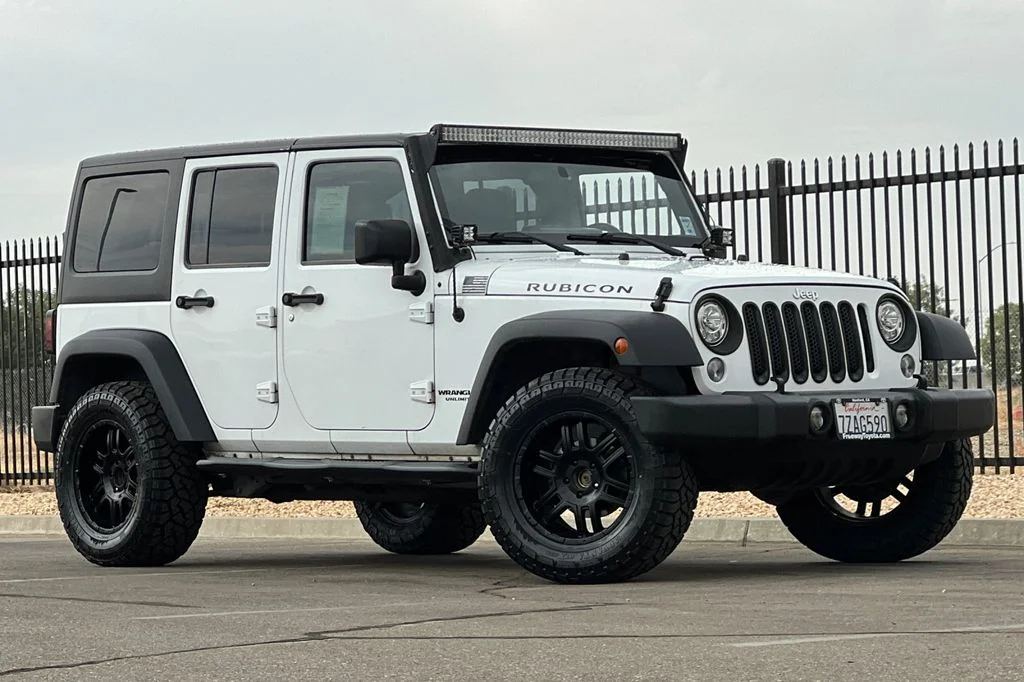 Used 2017 Jeep Wrangler Unlimited Rubicon with VIN 1C4BJWFG4HL629980 for sale in Hanford, CA