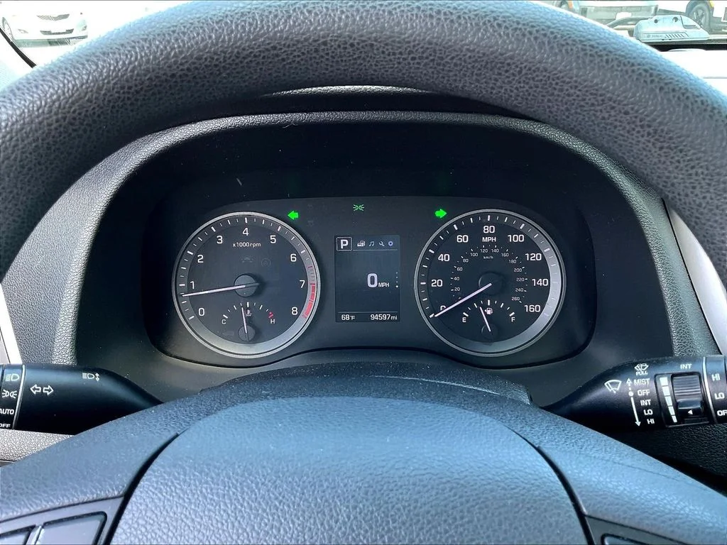 Used 2017 Orange Hyundai SE image 12
