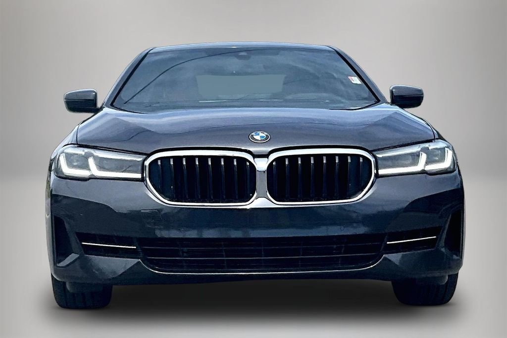 Used 2023 Gray BMW 540i image 3