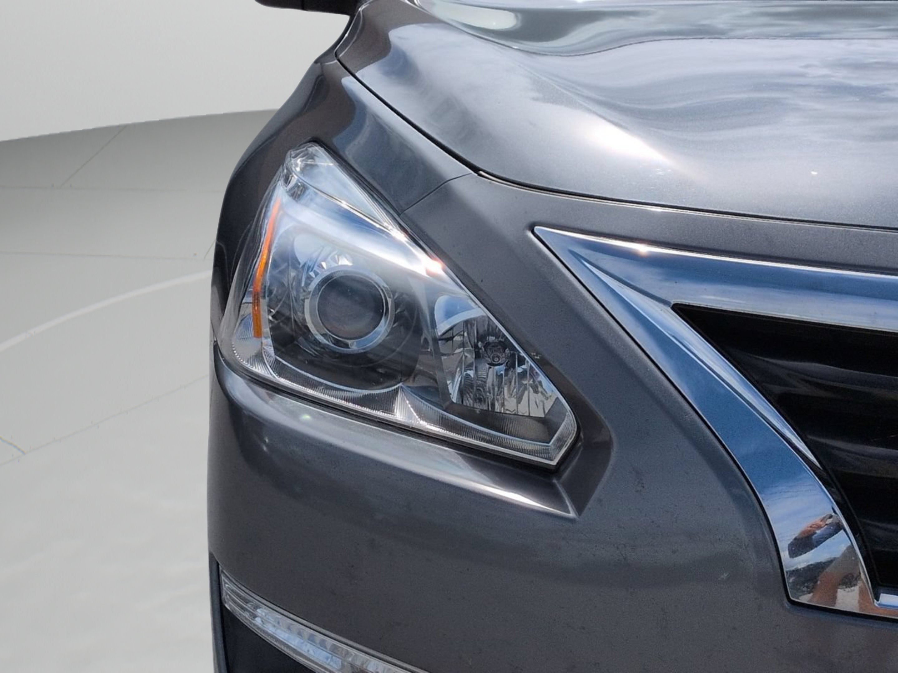 Used 2014 Gun Metallic Nissan 2.5 SL image 29