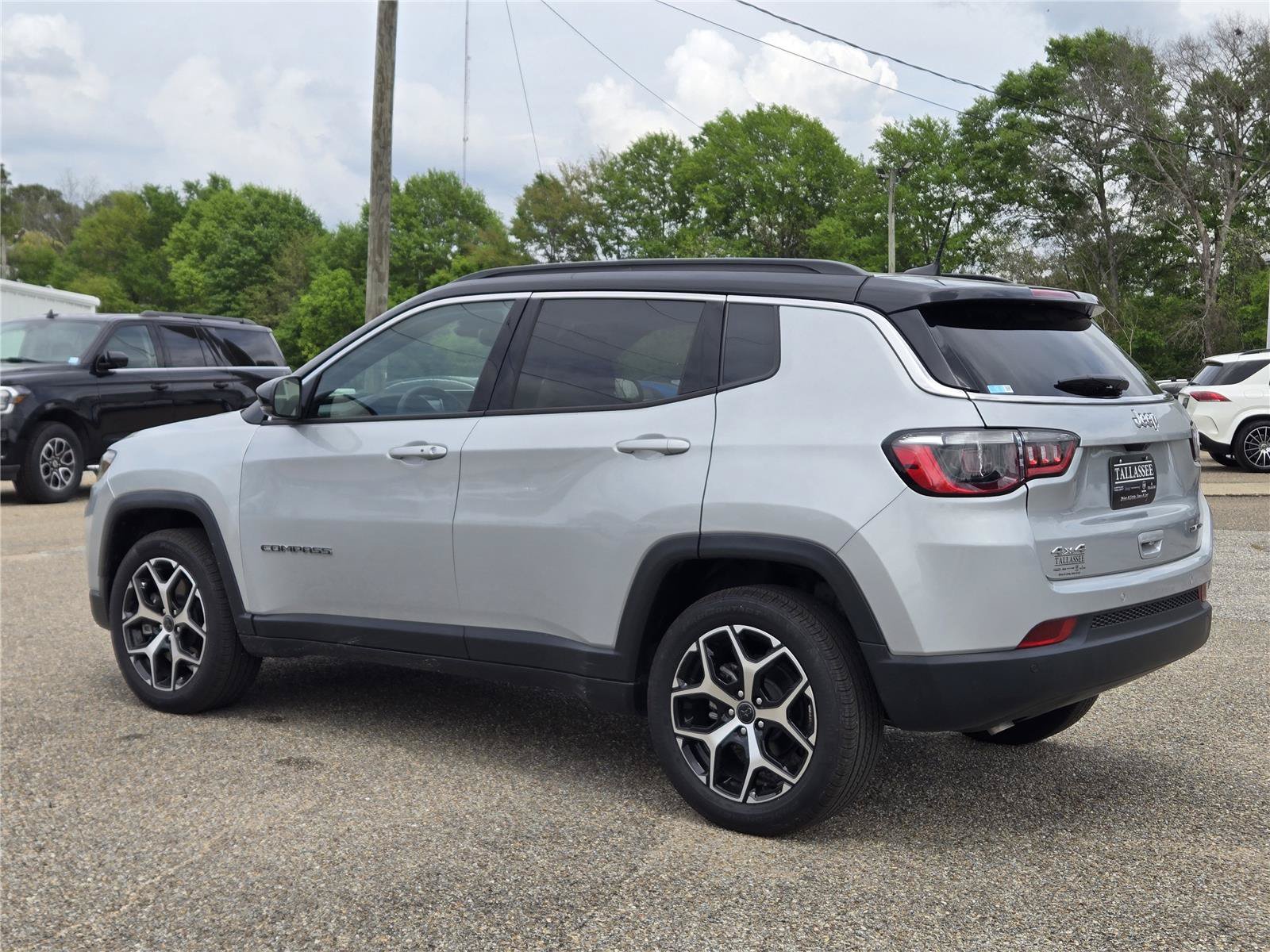 2025 Jeep Compass Limited - Photo 11