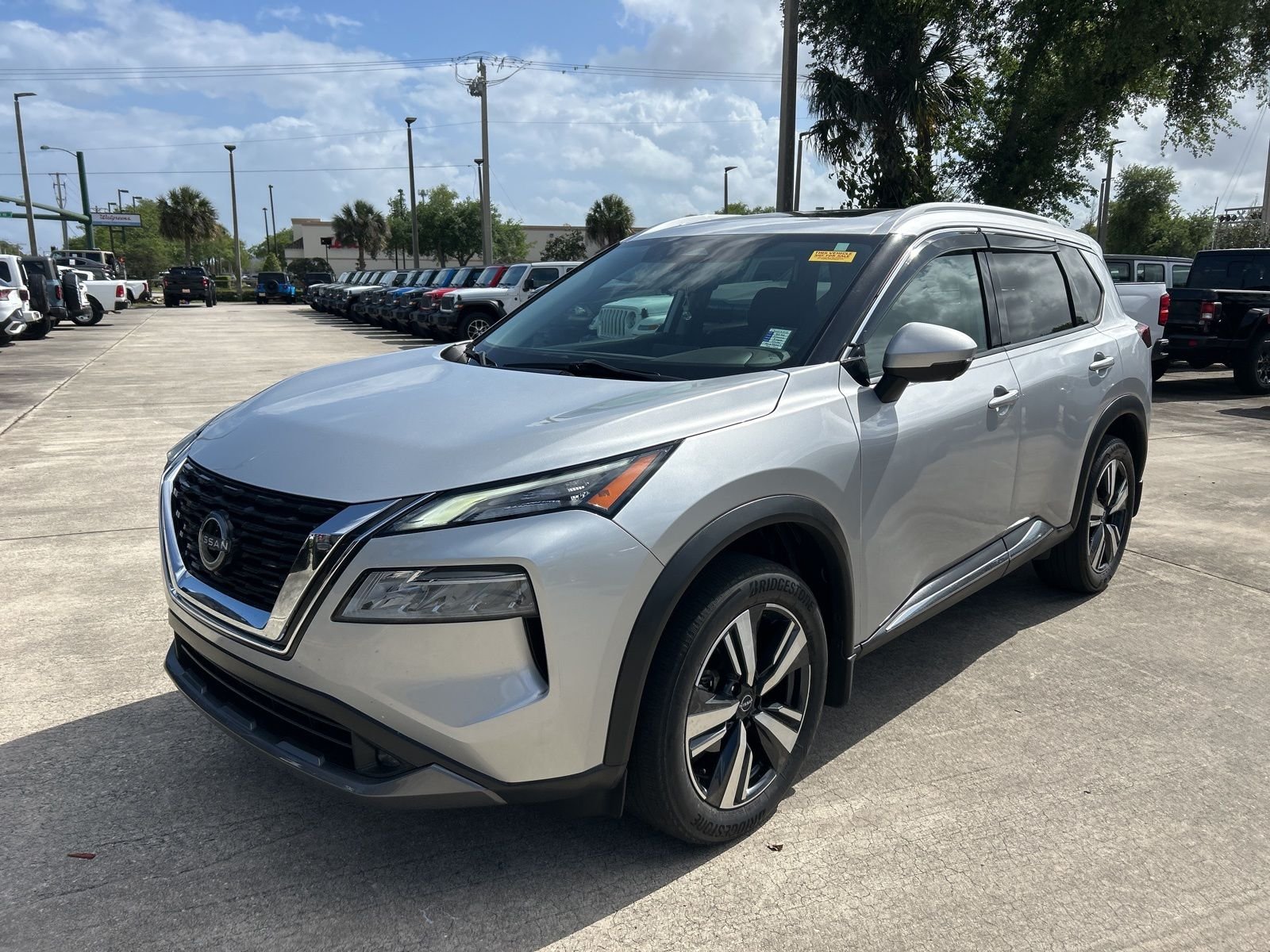 2022 Nissan Rogue SL