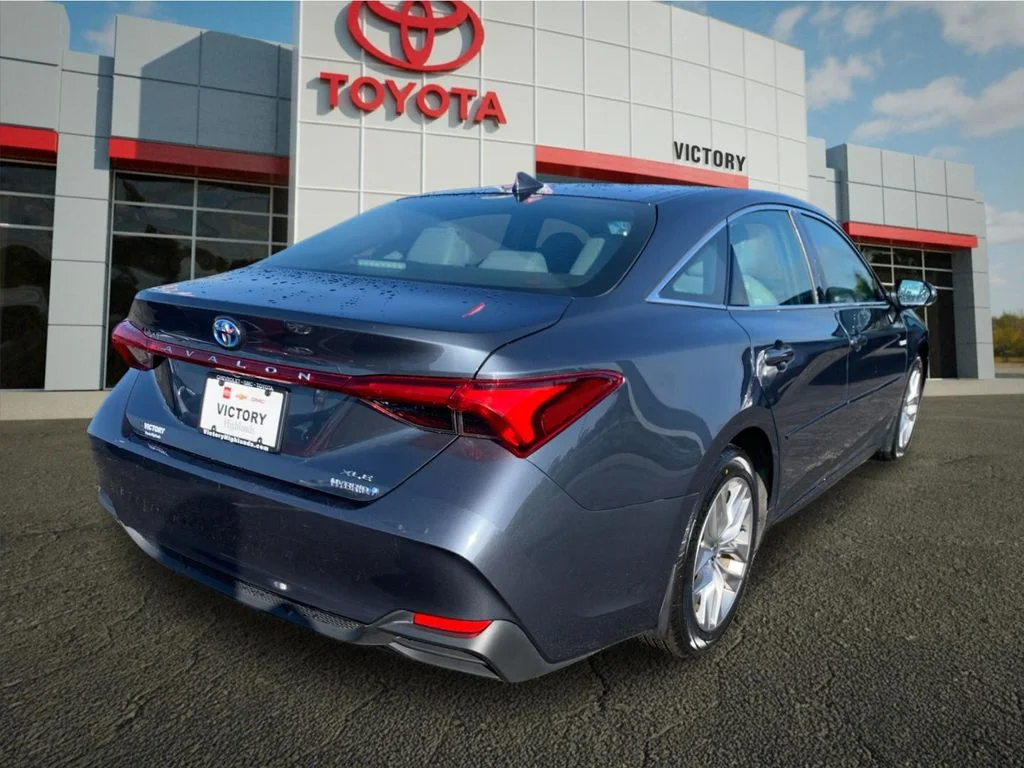 Used 2021 Gray Toyota XLE Plus image 3