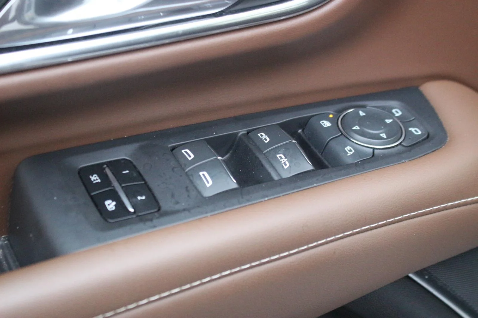 Used 2024 Iridescent Pearl Tricoat Chevrolet High Country image 15
