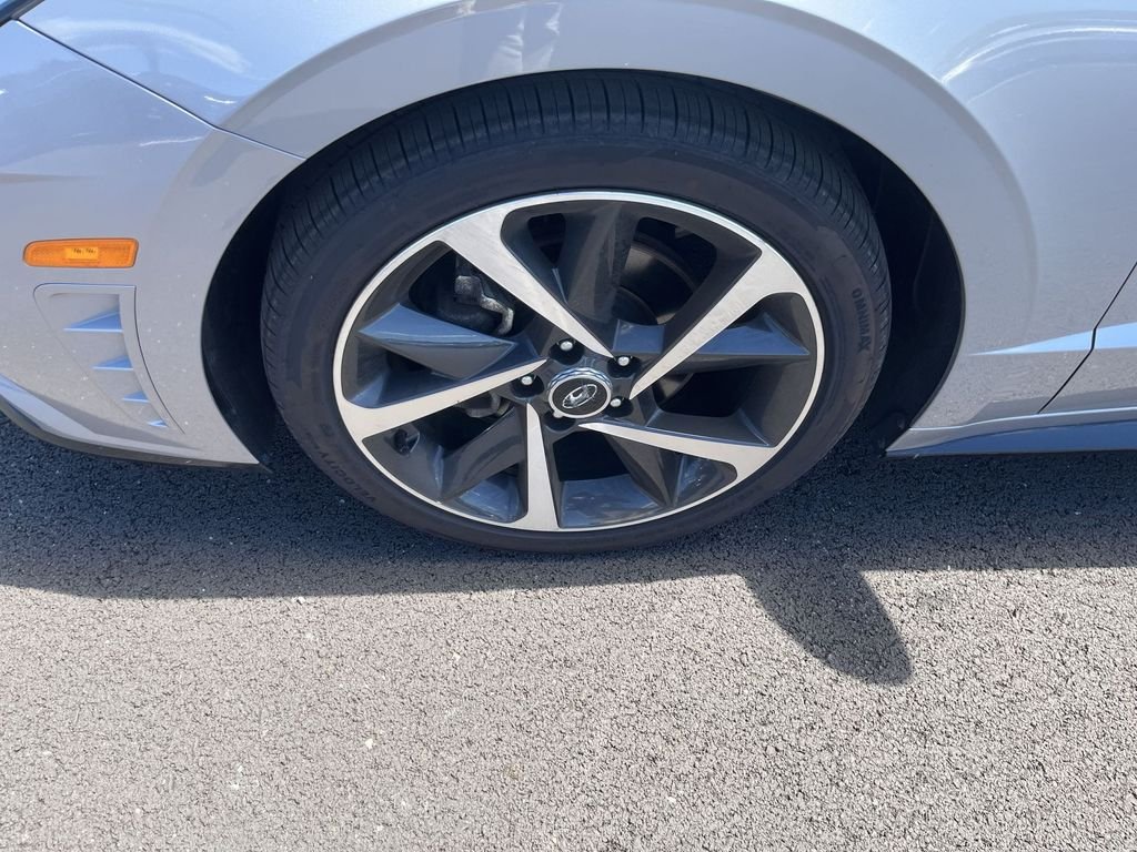 Used 2023 Silver Hyundai SEL Plus image 10