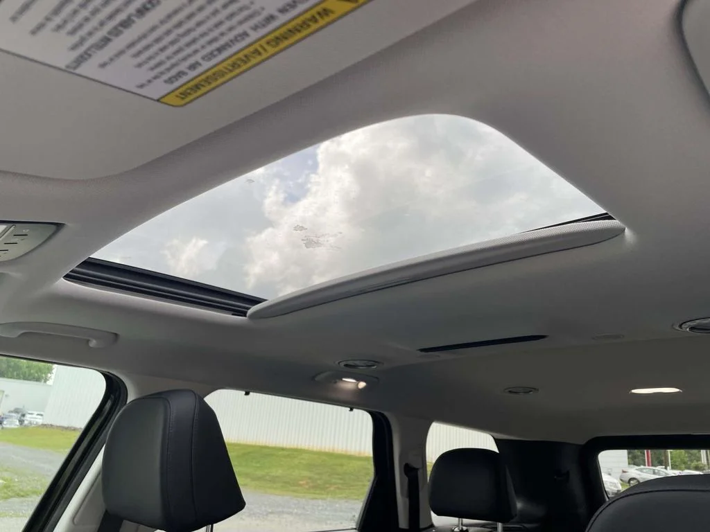 New 2026 Silver Hyundai SEL Premium image 18