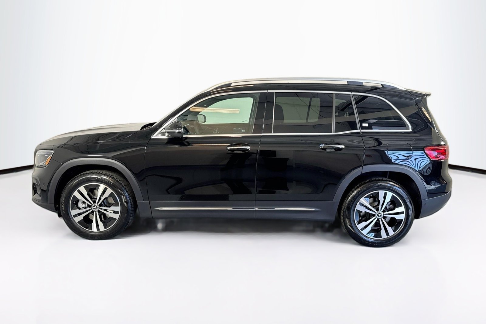 New 2026 Night Black Mercedes-Benz GLB 250 image 8