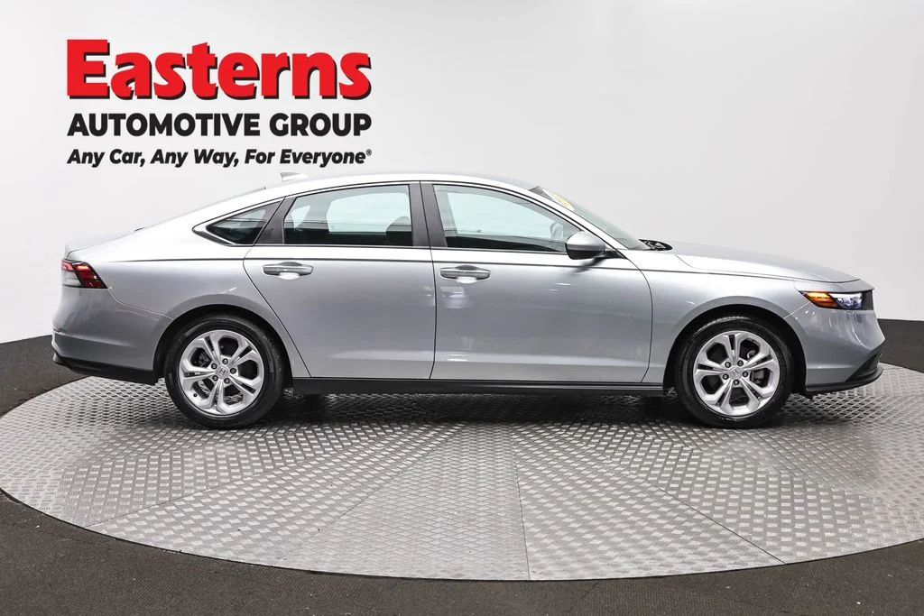 Used 2025 Silver Honda LX image 4
