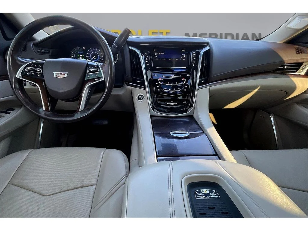 Used 2016 CRYSTAL WHITE TRICOAT Cadillac Luxury Collection image 12