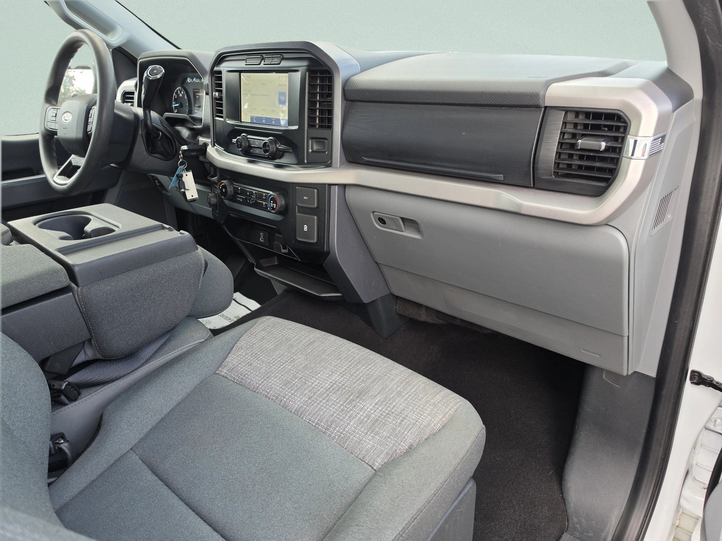 Used 2023 Oxford White Ford XLT image 18