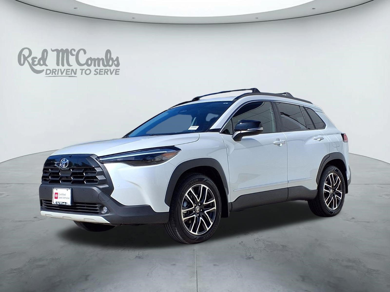 Certified Used 2026 WIND CHILL PEARL Toyota XLE image 1