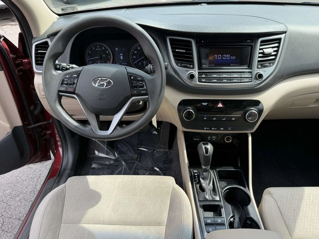 Used 2016 Red Hyundai SE image 15